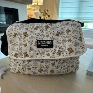 Mooching diaper bag